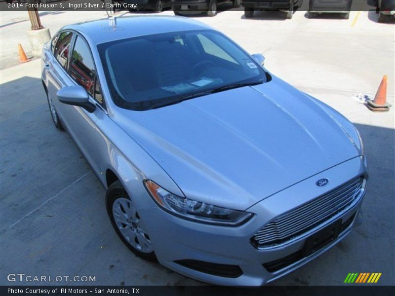 Ingot Silver / Earth Gray 2014 Ford Fusion S