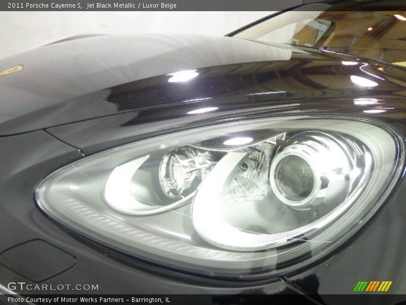 Jet Black Metallic / Luxor Beige 2011 Porsche Cayenne S