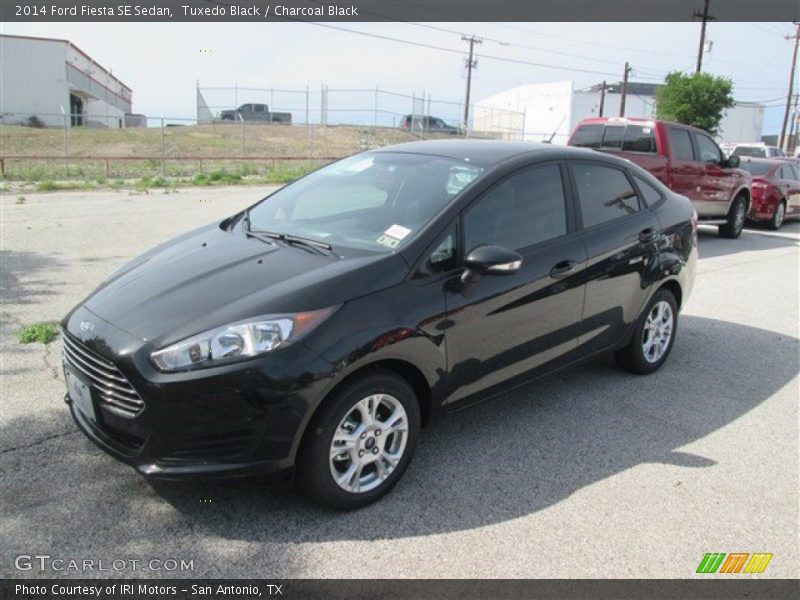 Tuxedo Black / Charcoal Black 2014 Ford Fiesta SE Sedan