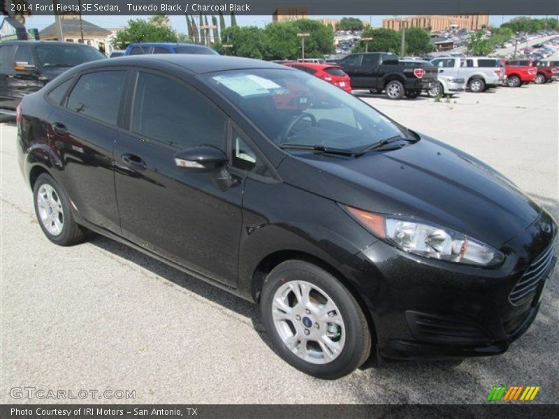 Tuxedo Black / Charcoal Black 2014 Ford Fiesta SE Sedan