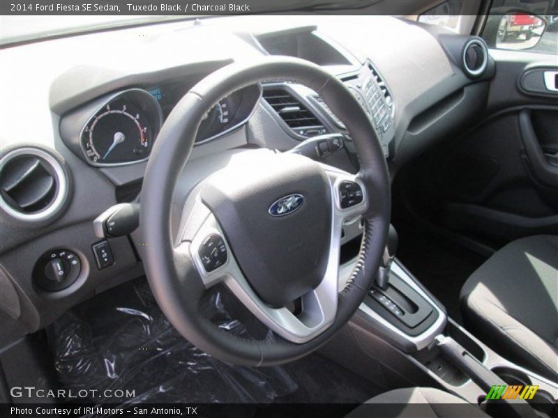 Tuxedo Black / Charcoal Black 2014 Ford Fiesta SE Sedan