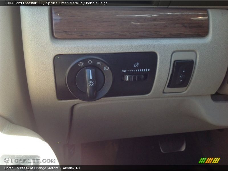 Spruce Green Metallic / Pebble Beige 2004 Ford Freestar SEL