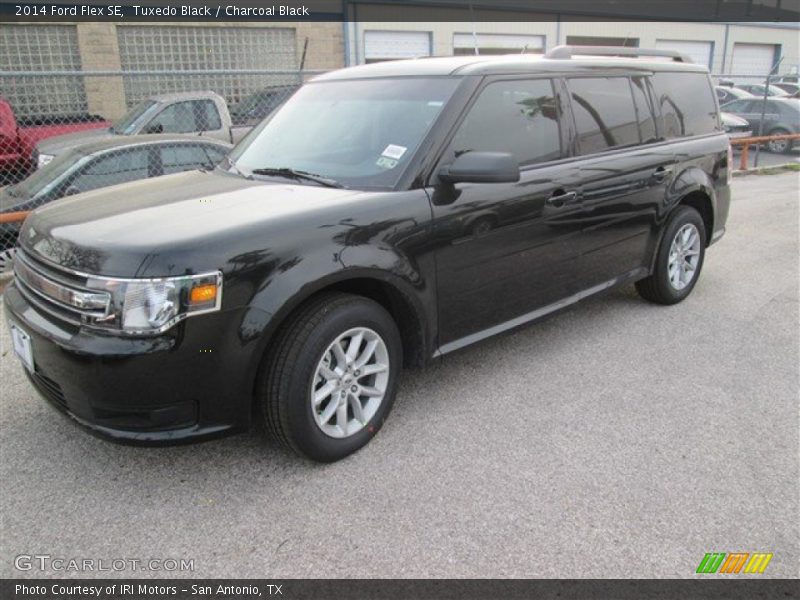 Tuxedo Black / Charcoal Black 2014 Ford Flex SE