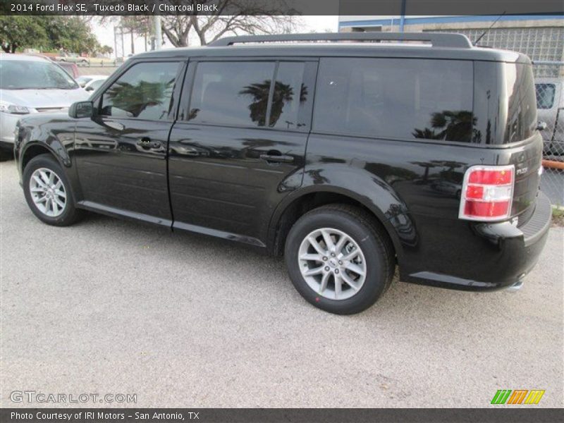 Tuxedo Black / Charcoal Black 2014 Ford Flex SE