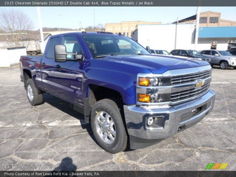 Front 3/4 View of 2015 Silverado 2500HD LT Double Cab 4x4