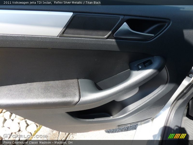 Reflex Silver Metallic / Titan Black 2011 Volkswagen Jetta TDI Sedan