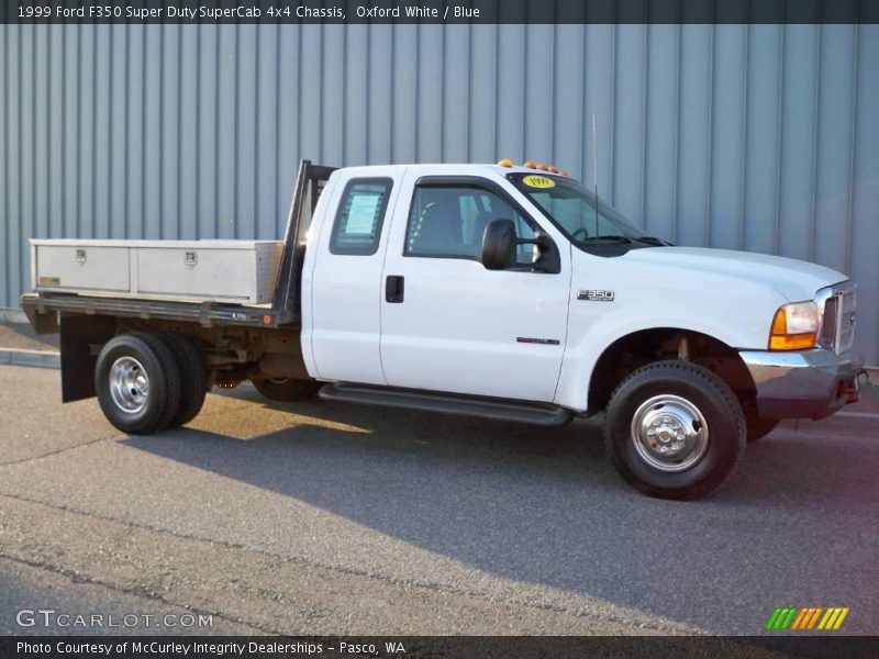 Oxford White / Blue 1999 Ford F350 Super Duty SuperCab 4x4 Chassis
