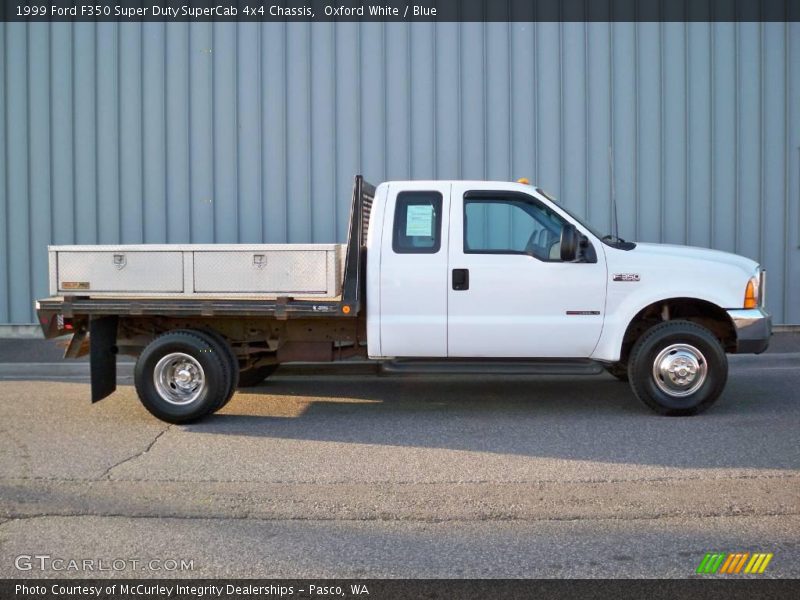 Oxford White / Blue 1999 Ford F350 Super Duty SuperCab 4x4 Chassis