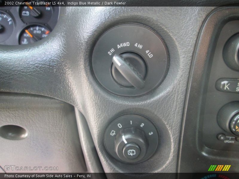 Indigo Blue Metallic / Dark Pewter 2002 Chevrolet TrailBlazer LS 4x4