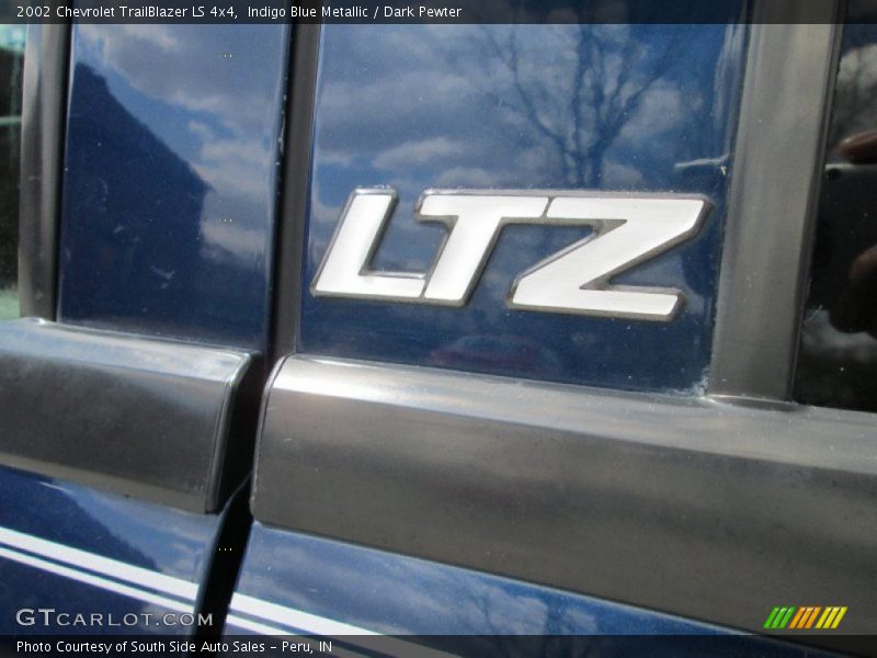Indigo Blue Metallic / Dark Pewter 2002 Chevrolet TrailBlazer LS 4x4
