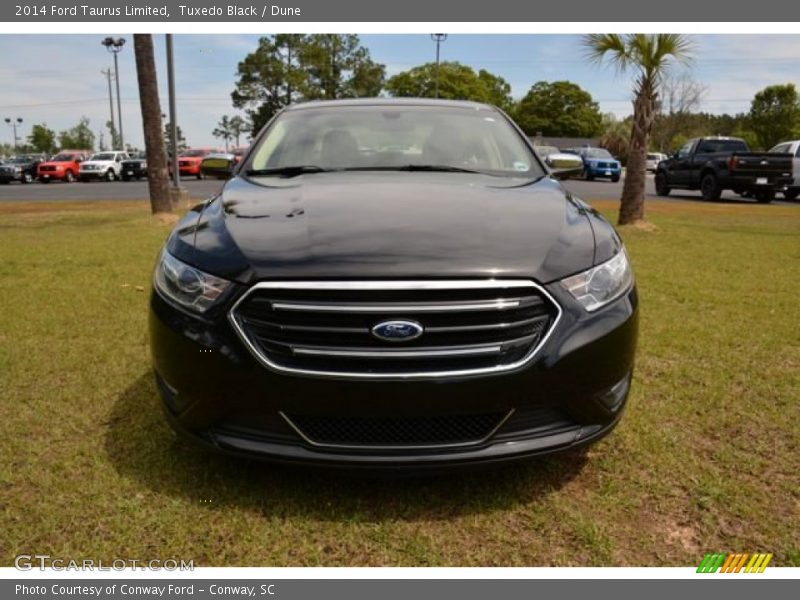 Tuxedo Black / Dune 2014 Ford Taurus Limited