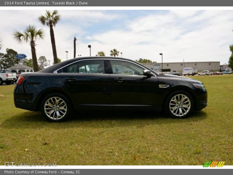 Tuxedo Black / Dune 2014 Ford Taurus Limited