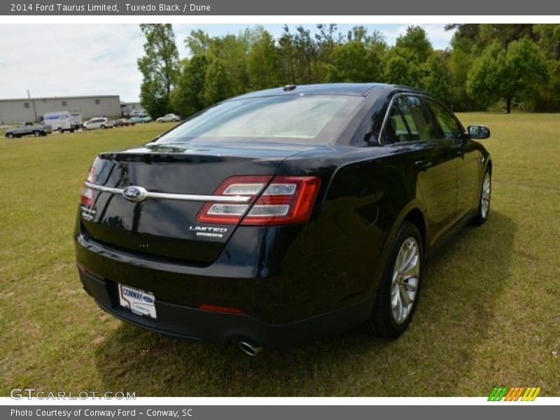 Tuxedo Black / Dune 2014 Ford Taurus Limited