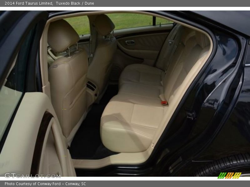 Tuxedo Black / Dune 2014 Ford Taurus Limited