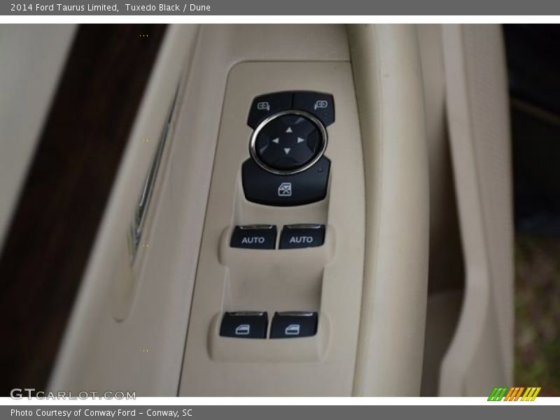 Tuxedo Black / Dune 2014 Ford Taurus Limited