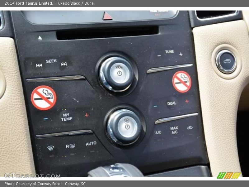 Tuxedo Black / Dune 2014 Ford Taurus Limited