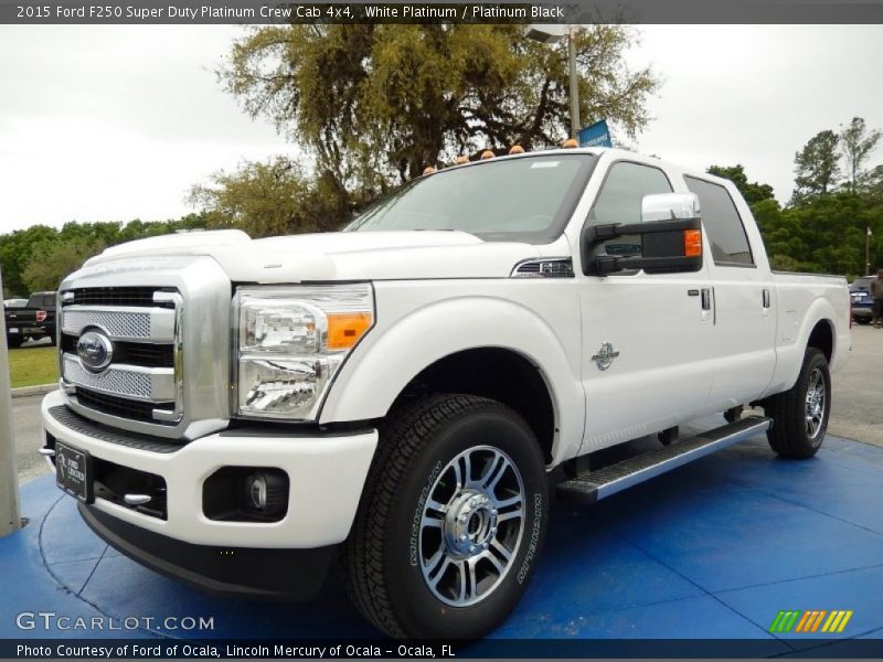 Front 3/4 View of 2015 F250 Super Duty Platinum Crew Cab 4x4