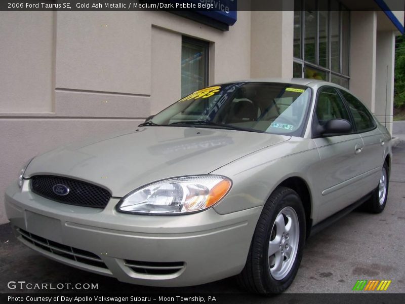 Gold Ash Metallic / Medium/Dark Pebble Beige 2006 Ford Taurus SE