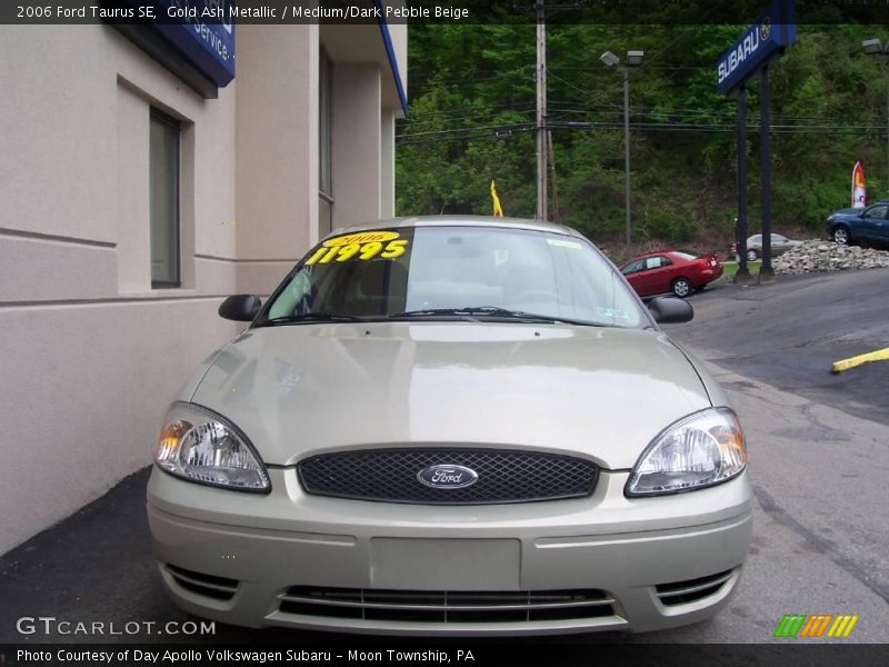 Gold Ash Metallic / Medium/Dark Pebble Beige 2006 Ford Taurus SE