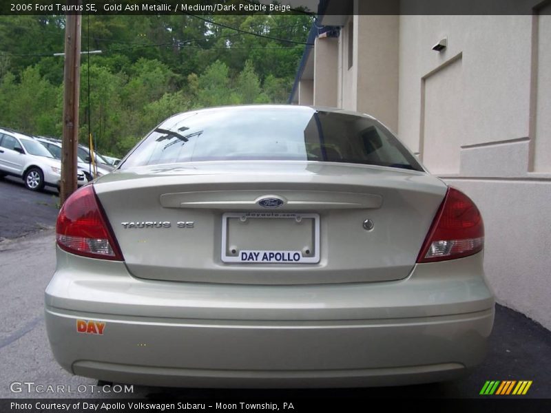 Gold Ash Metallic / Medium/Dark Pebble Beige 2006 Ford Taurus SE