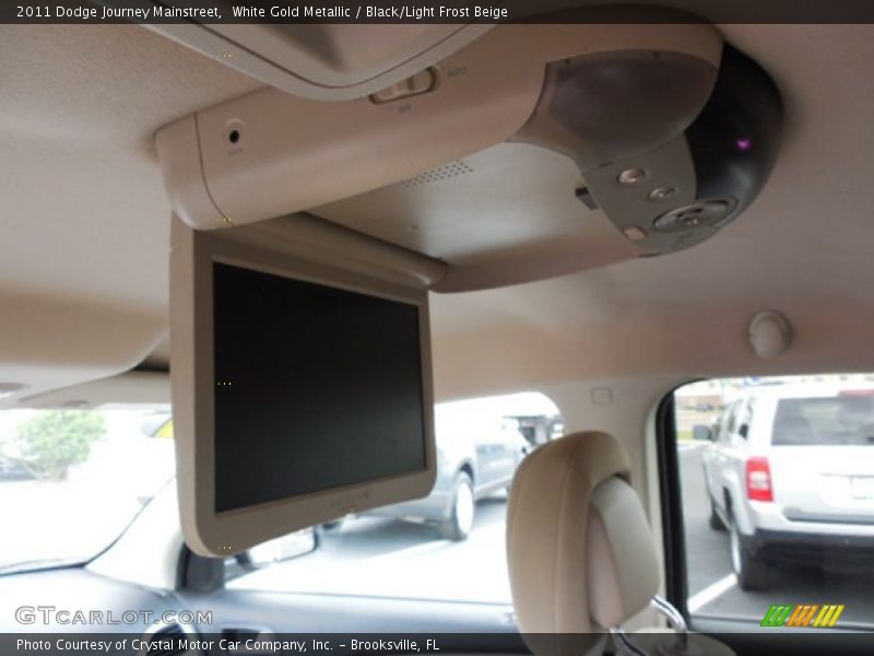 White Gold Metallic / Black/Light Frost Beige 2011 Dodge Journey Mainstreet