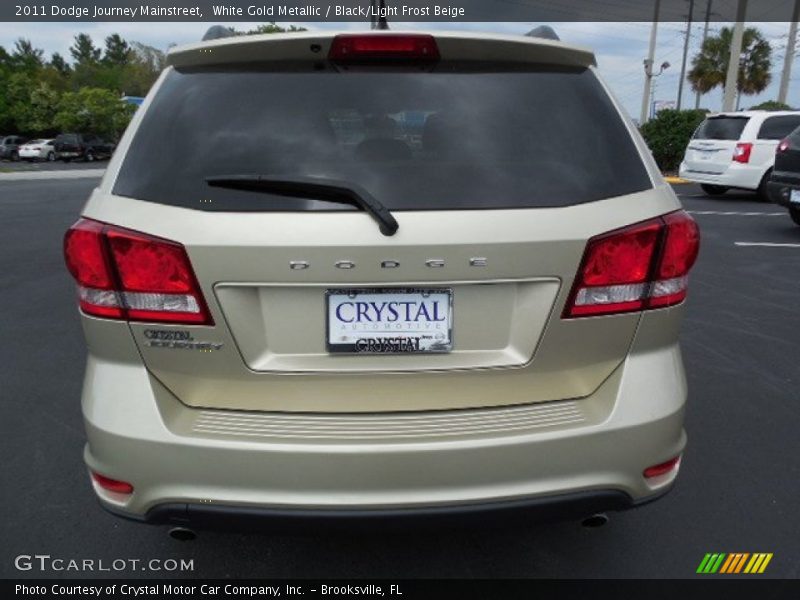 White Gold Metallic / Black/Light Frost Beige 2011 Dodge Journey Mainstreet