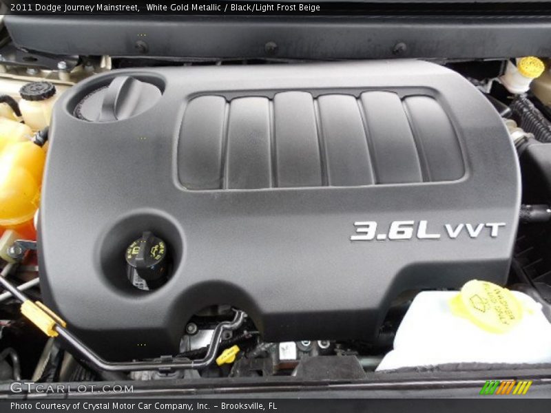 White Gold Metallic / Black/Light Frost Beige 2011 Dodge Journey Mainstreet