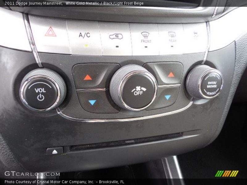 White Gold Metallic / Black/Light Frost Beige 2011 Dodge Journey Mainstreet