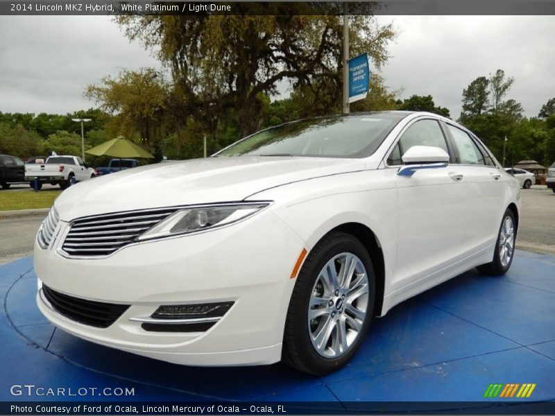 Front 3/4 View of 2014 MKZ Hybrid