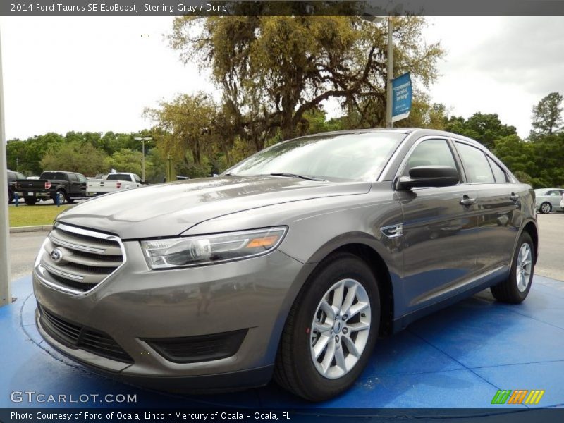 Front 3/4 View of 2014 Taurus SE EcoBoost
