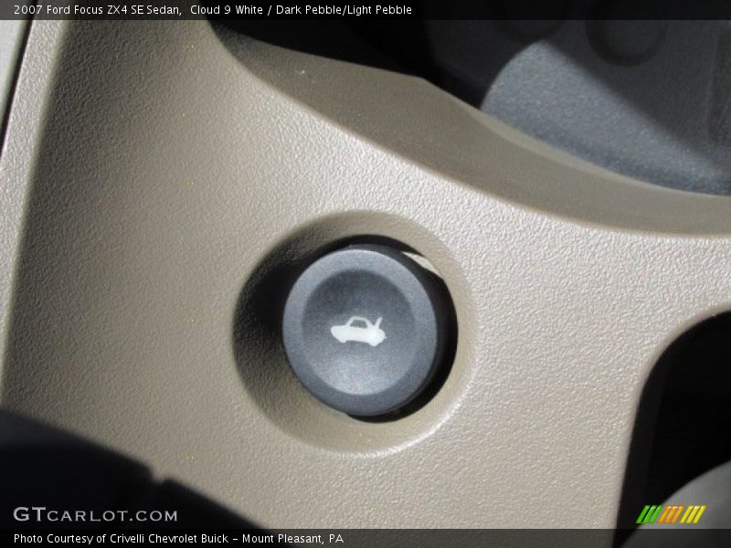 Cloud 9 White / Dark Pebble/Light Pebble 2007 Ford Focus ZX4 SE Sedan