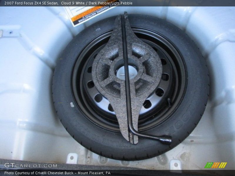 Cloud 9 White / Dark Pebble/Light Pebble 2007 Ford Focus ZX4 SE Sedan