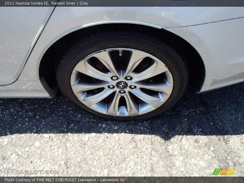 Radiant Silver / Gray 2011 Hyundai Sonata SE
