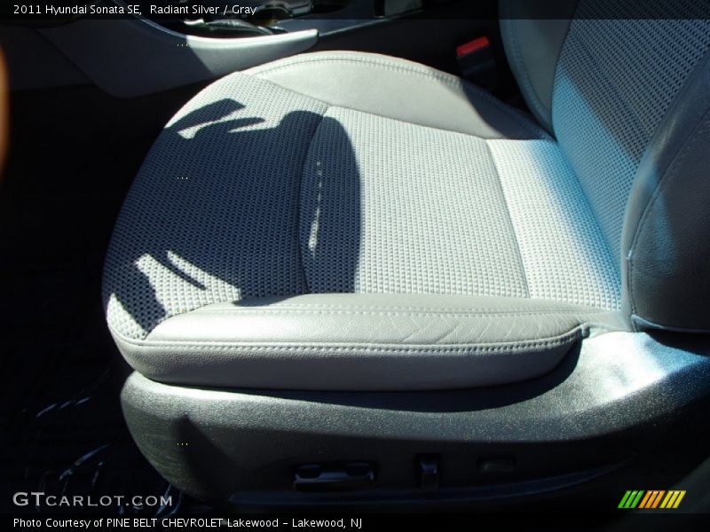 Radiant Silver / Gray 2011 Hyundai Sonata SE