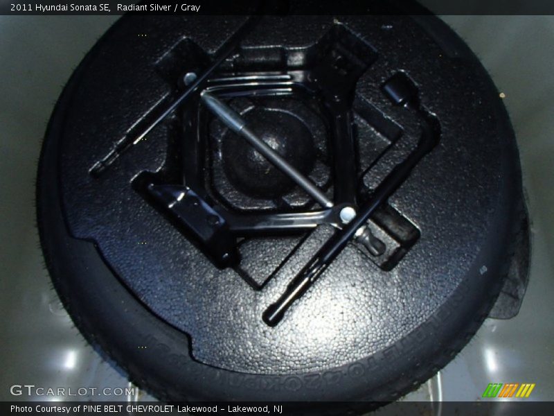 Radiant Silver / Gray 2011 Hyundai Sonata SE