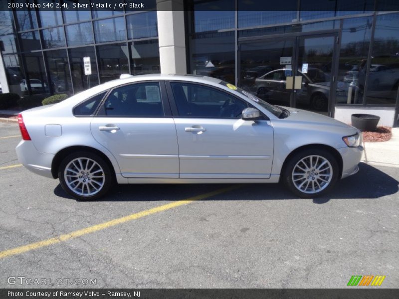 Silver Metallic / Off Black 2009 Volvo S40 2.4i