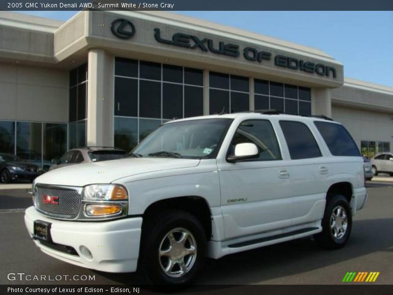 Summit White / Stone Gray 2005 GMC Yukon Denali AWD