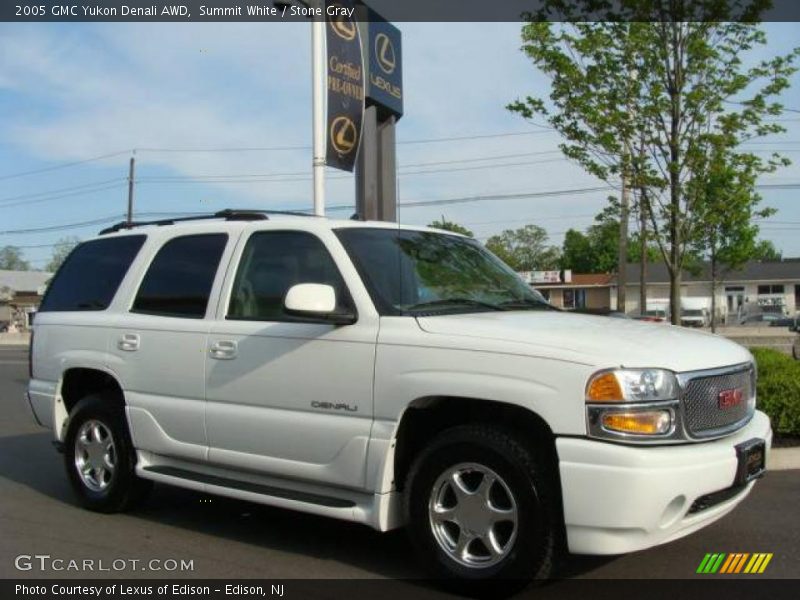 Summit White / Stone Gray 2005 GMC Yukon Denali AWD