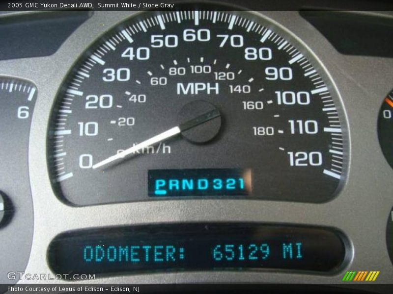 Summit White / Stone Gray 2005 GMC Yukon Denali AWD