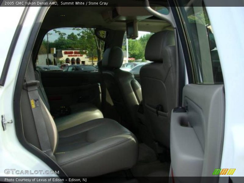 Summit White / Stone Gray 2005 GMC Yukon Denali AWD