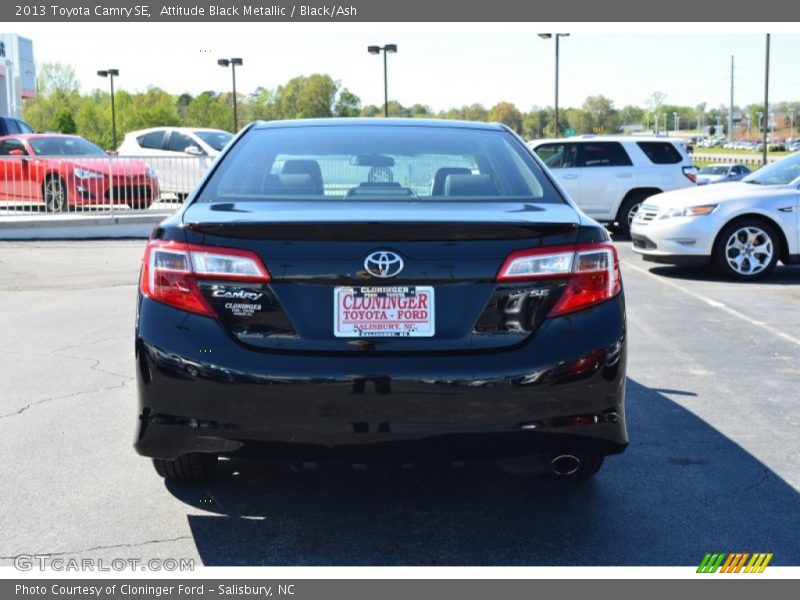 Attitude Black Metallic / Black/Ash 2013 Toyota Camry SE