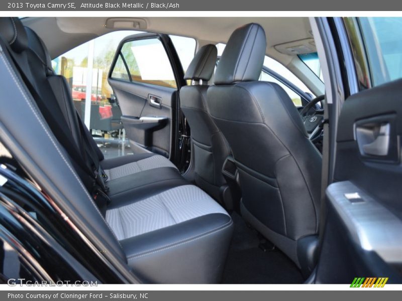 Attitude Black Metallic / Black/Ash 2013 Toyota Camry SE