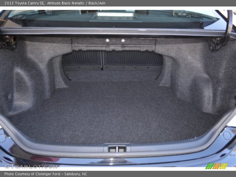 Attitude Black Metallic / Black/Ash 2013 Toyota Camry SE