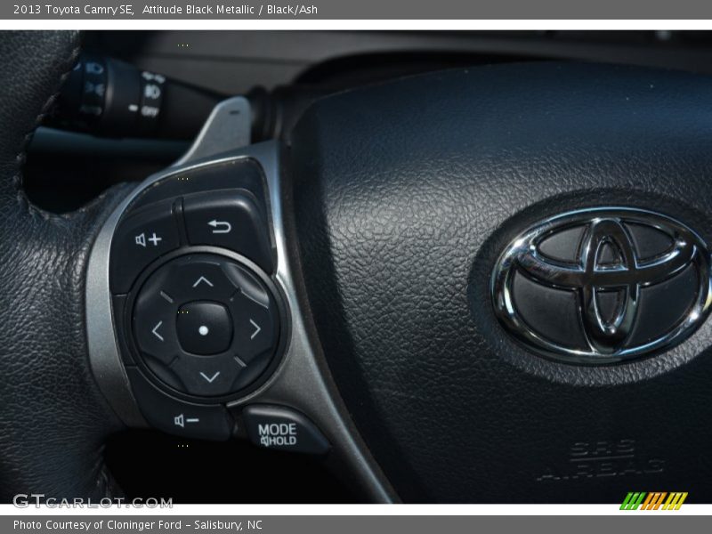 Attitude Black Metallic / Black/Ash 2013 Toyota Camry SE