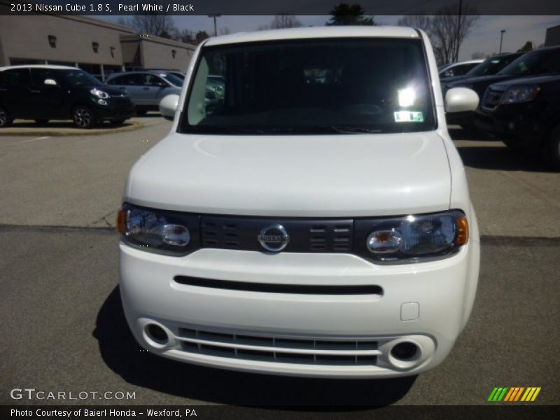 Pearl White / Black 2013 Nissan Cube 1.8 S