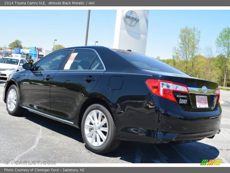 Attitude Black Metallic / Ash 2014 Toyota Camry XLE