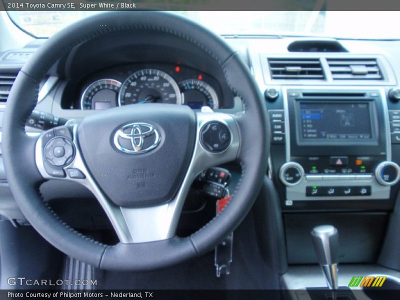 Super White / Black 2014 Toyota Camry SE
