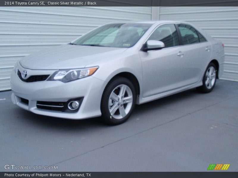 Classic Silver Metallic / Black 2014 Toyota Camry SE
