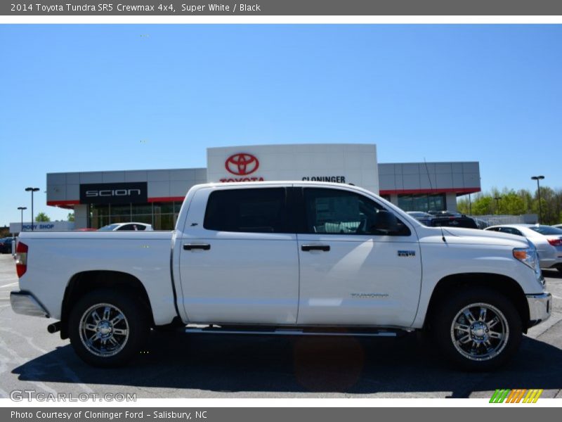 Super White / Black 2014 Toyota Tundra SR5 Crewmax 4x4