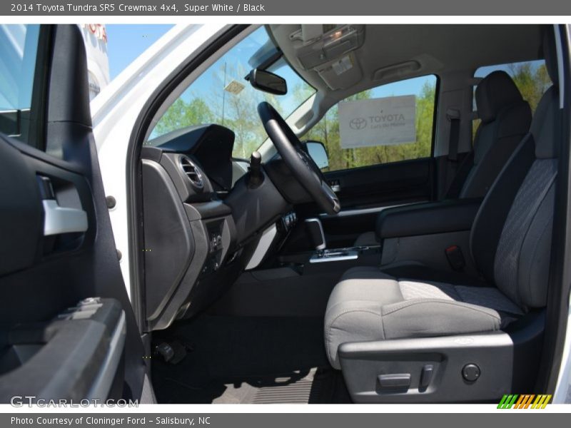 Super White / Black 2014 Toyota Tundra SR5 Crewmax 4x4